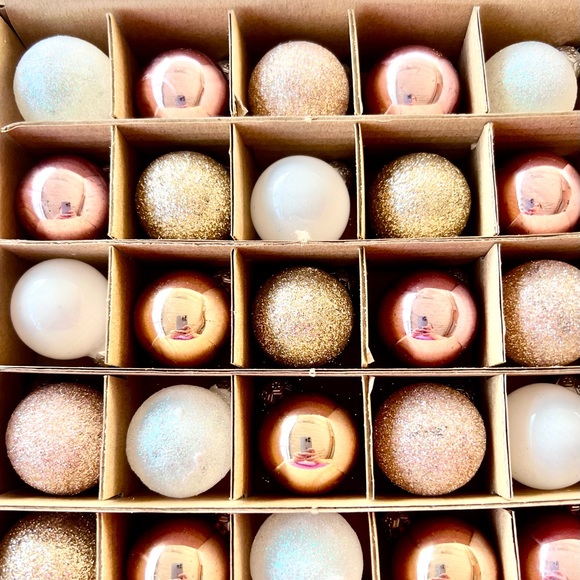 25 Mini Glass Christmas Ornaments Rose Gold White Shiny & Glitter Opalescent - Picture 5 of 10